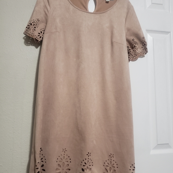 Cute blush pink dress - Picture 3 of 4